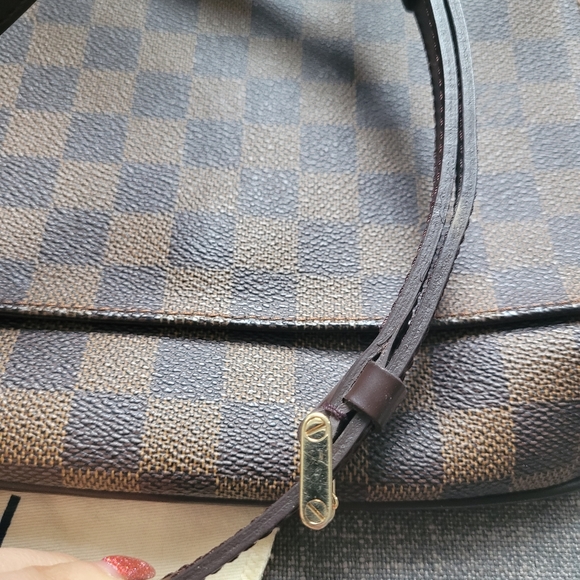 Louis Vuitton Musette Tango - Picture 3 of 10